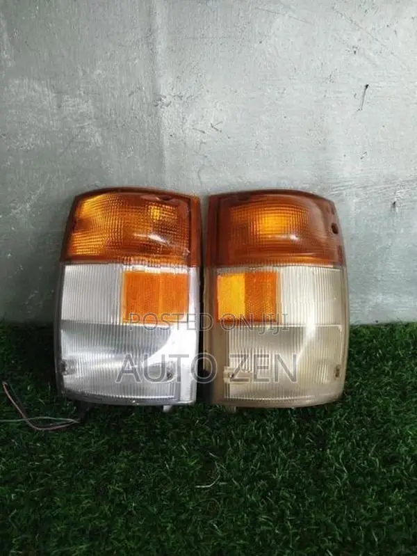 Isuzu Samanala Face Signal Lights