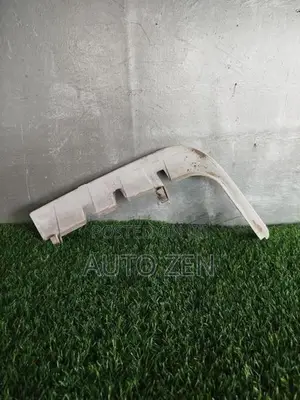 P05 Headlight Bracket