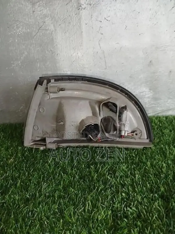 Cr27 Parking Light Right Side