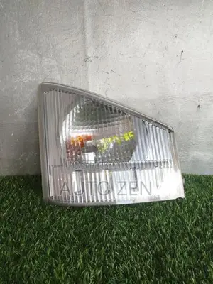 Isuzu Npr 85 Parking Light Right Side