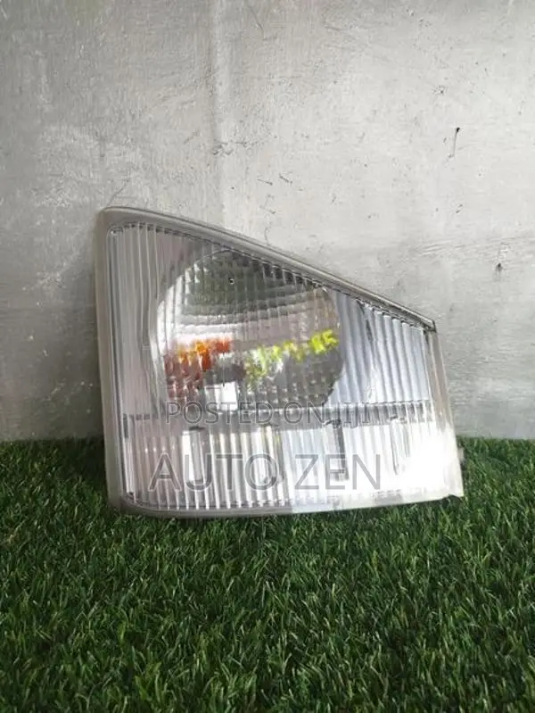 Isuzu Npr 85 Parking Light Right Side