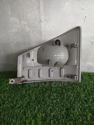 Isuzu Npr 85 Parking Light Right Side