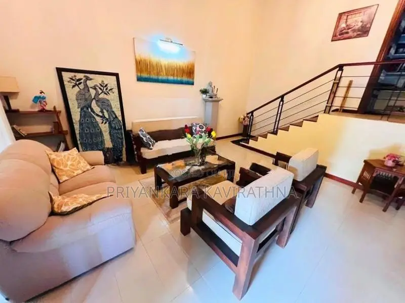 නවීන පන්නයේ සුකෝපබෝගී දෙමහල් නිවස විකිනීමට - මත්තෙගොඩ