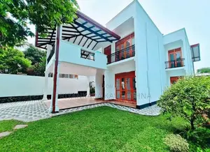 පර්චස් 15 ක නවීනතම තෙමහල් නිවස විකිනීමට - කැස්බෑව