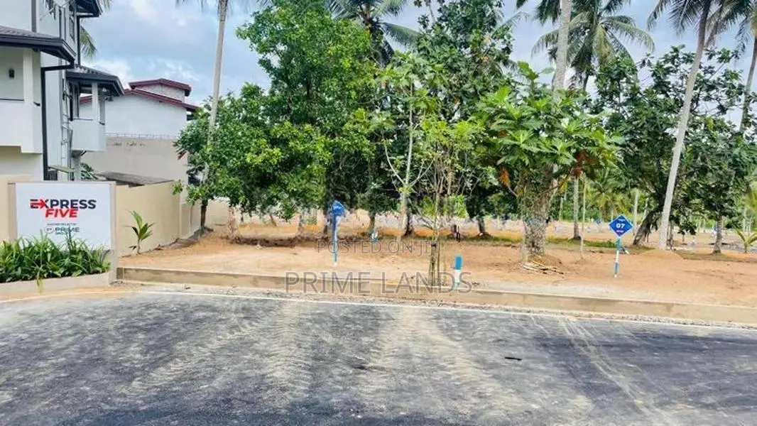 Polgasovita Piliyandala Land For Sale