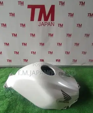 Fuel Tank Fairings 2005-2006 Honda CBR 600 RR White & Black