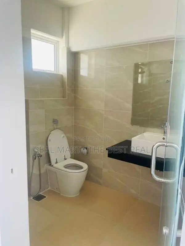 Colombo 4 : 14 A/C BR, Luxury Hotel for Rent