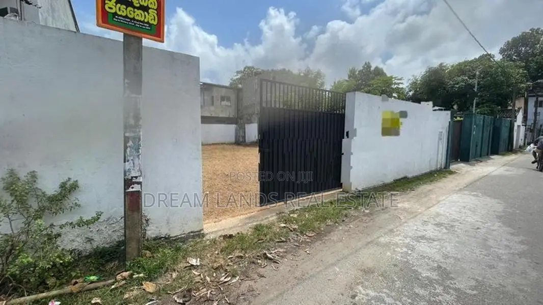 COMMERCIAL LAND FOR SALE IN BORELLA (SP720)