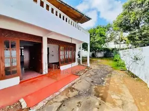 (NNI321) 2 Story house Sale At 15 Feet Pvt Rd Pagoda Nugegoda