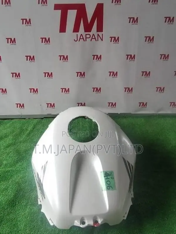 Fuel Tank Fairings 2005-2006 Honda CBR 600 RR White & Black
