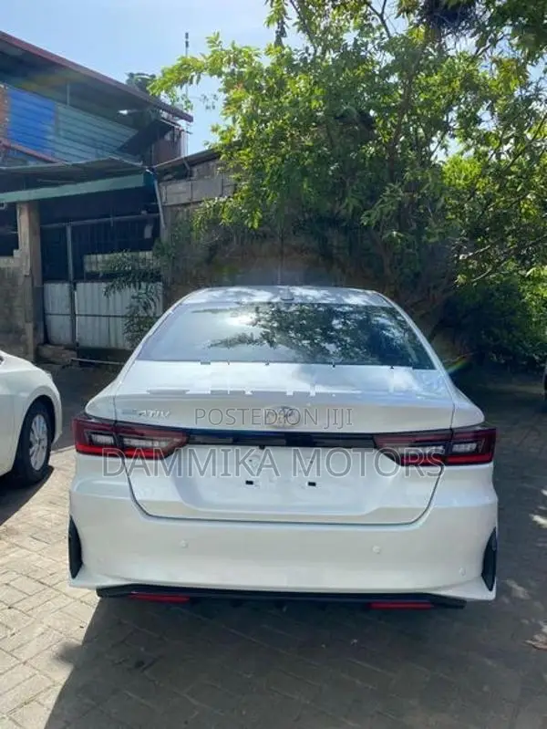 Toyota Yaris Ativ premium LUX 2025