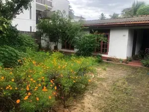Land for With a Livable Old House Sale Malabe