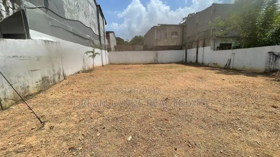 COMMERCIAL LAND FOR SALE IN BORELLA (SP720)