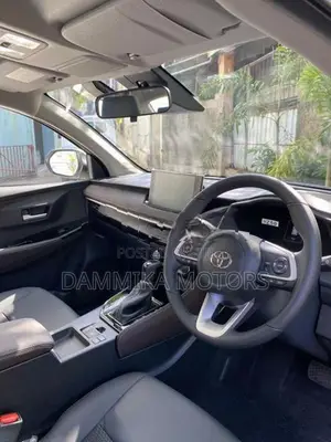 Toyota Yaris Ativ premium LUX 2025