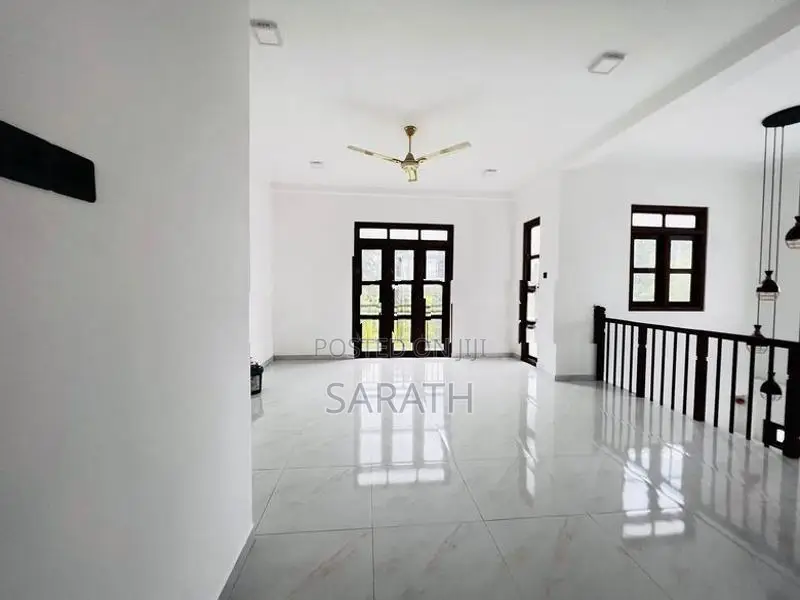 Well Build Brand New House Sale Athurugiriya