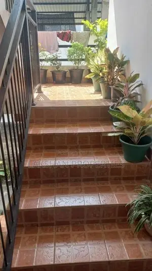 Commercial Property 3 Story House For Sale In Boralesgamuwa Pepiliyana