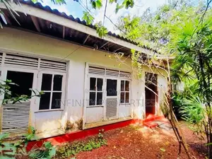 Water Front Facing 15 P Land with House Sale at Ethulkotte