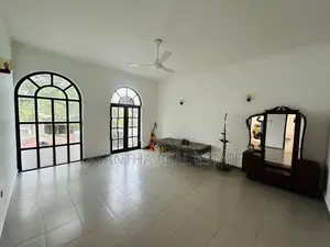 02 Story Luxury House With 15.05 P Sale At Malwatha Rd Dehiwala
