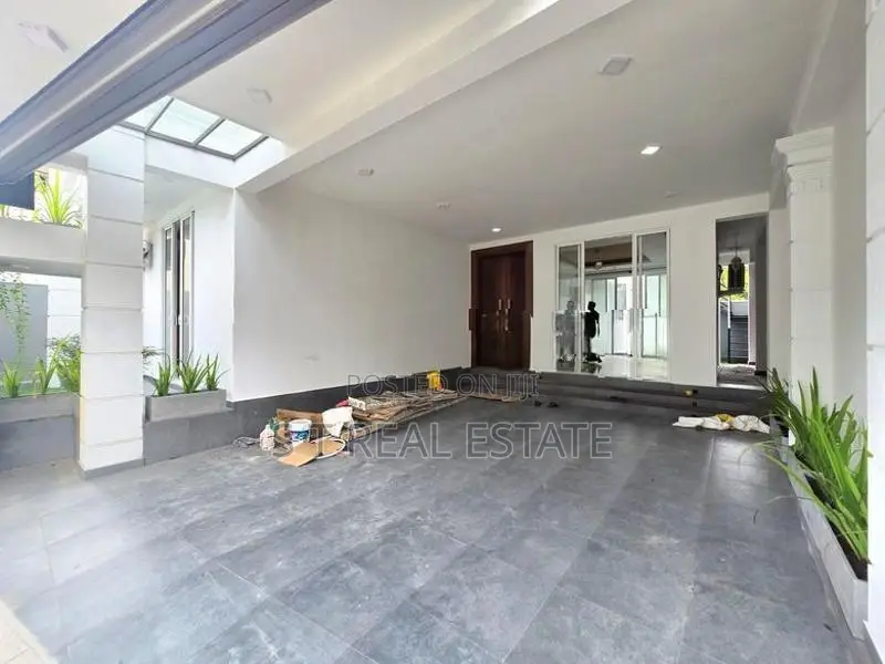 Designed Luxury 3 Storey House for Sale in Battaramulla