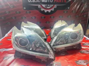 Toyota Prius ZVW30 Head Light