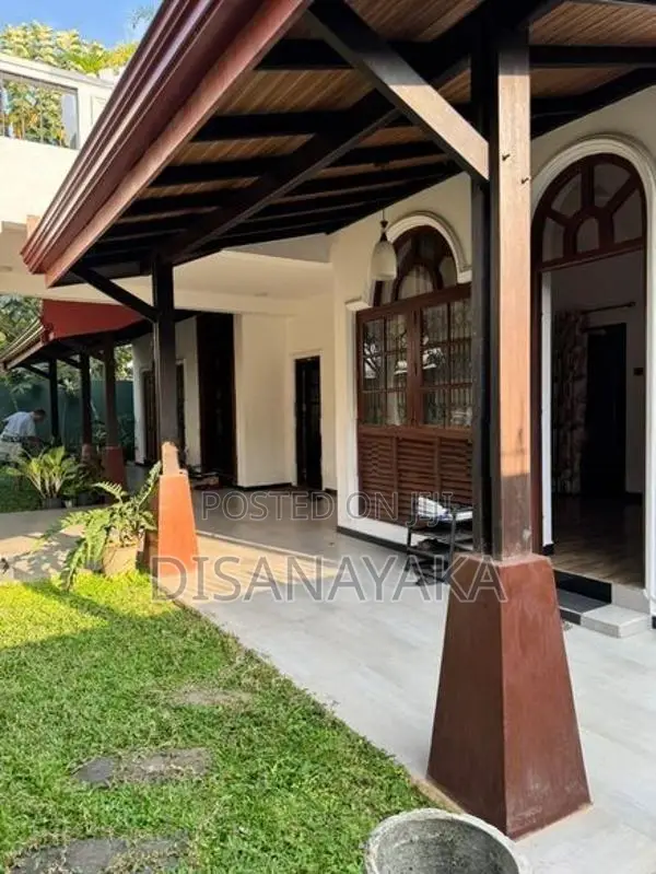 Super Three Story House for Sale Baththaramulla Ds1165