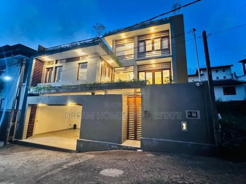 Scenic Luxury Home with Paddy Field Views – Thalawathugoda