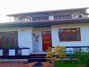 17.5 Perche / 2 Storied House For Sale in Walpola
