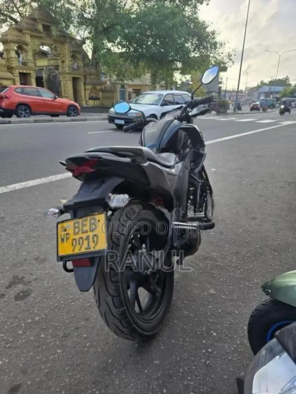 Honda CB Hornet 2016