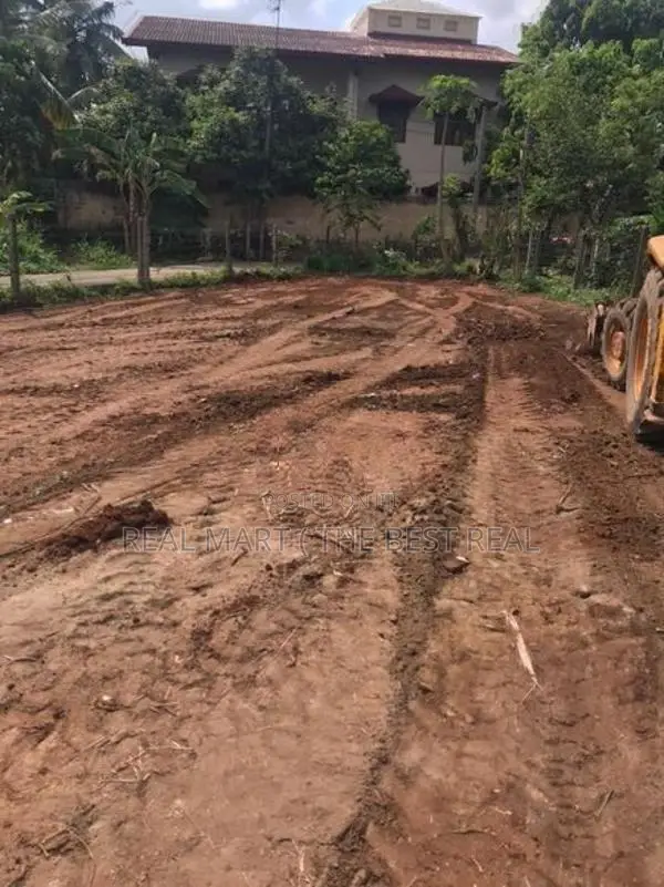 Battaramulla : 14.5 perches Land for Sale at Thalahena Junction