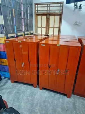 Steel half cupboards 4×2.5ft