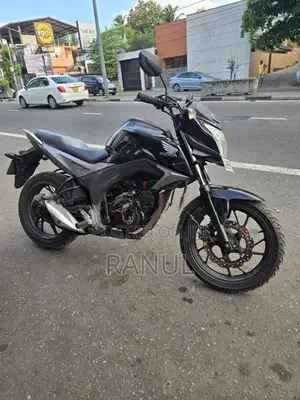 Honda CB Hornet 2016