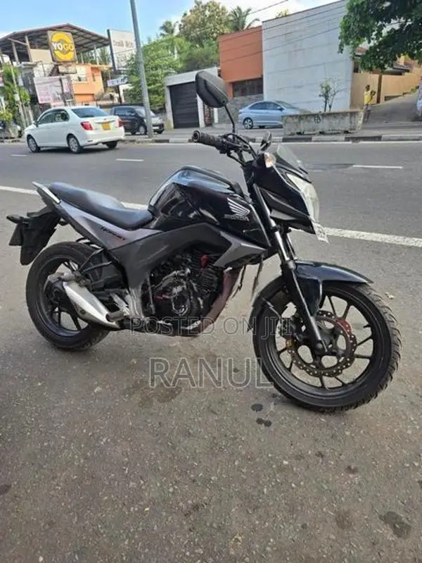 Honda CB Hornet 2016