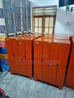 Steel half cupboards 4×2.5ft