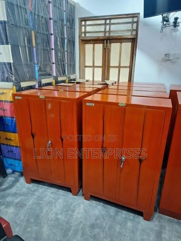 Steel half cupboards 4×2.5ft