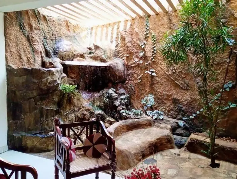 17.5 Perche / 2 Storied House For Sale in Walpola