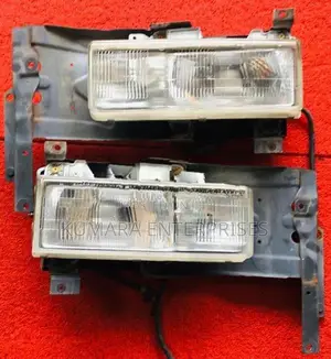 Nissan civilian head light