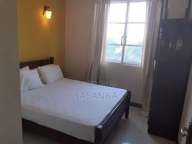 Colombo 5 Luxury Semi Furnished Apartment For Sale