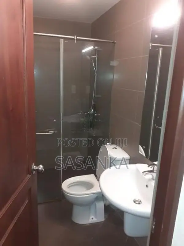Colombo 5 Luxury Semi Furnished Apartment For Sale