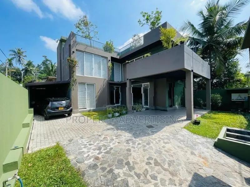 Luxury House for Sale in Homagama