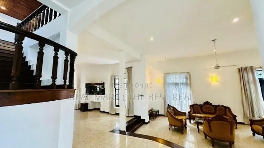 Malabe : 4 A/C BR (15P) House for Sale at Thalahena