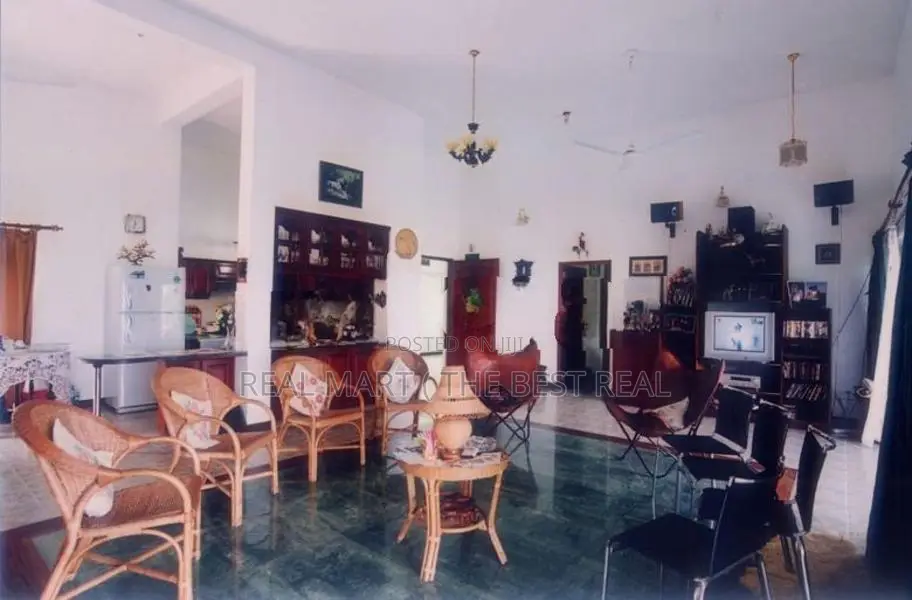 Panadura : 4 A/C BR River front Luxury house for Sale at Bolgoda