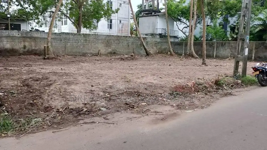 Commercial Land for Sale in Mirissa (SP741)