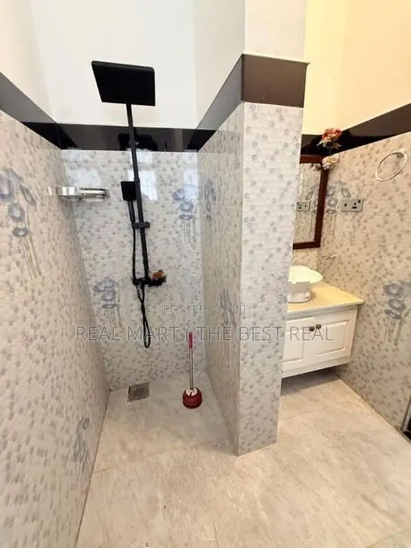 Negambo : 5 A/C BR (12.5P) House for Sale in Kochchikade
