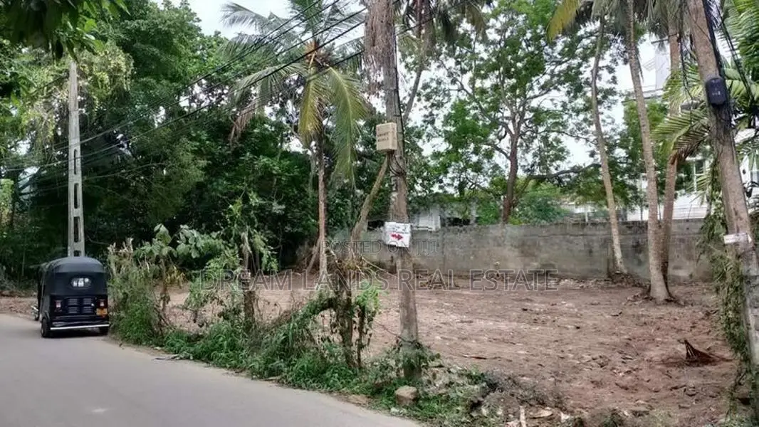 Commercial Land for Sale in Mirissa (SP741)
