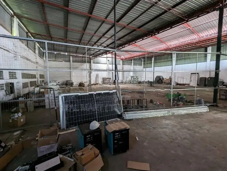 Colombo 14 : 8,600sf Wearhouse for Sale at Granpass
