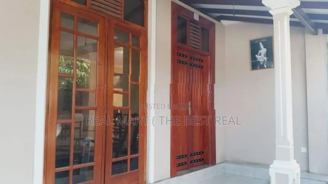 Kadawatha : 2BR (10P) Two-Story House for Sale at Mawaramandiya