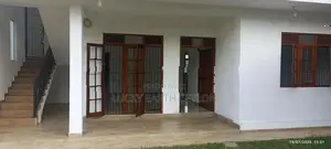 Malabe 3 Storey House with Rooftop (s135)