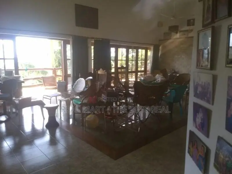 Panadura : 4 A/C BR River front Luxury house for Sale at Bolgoda