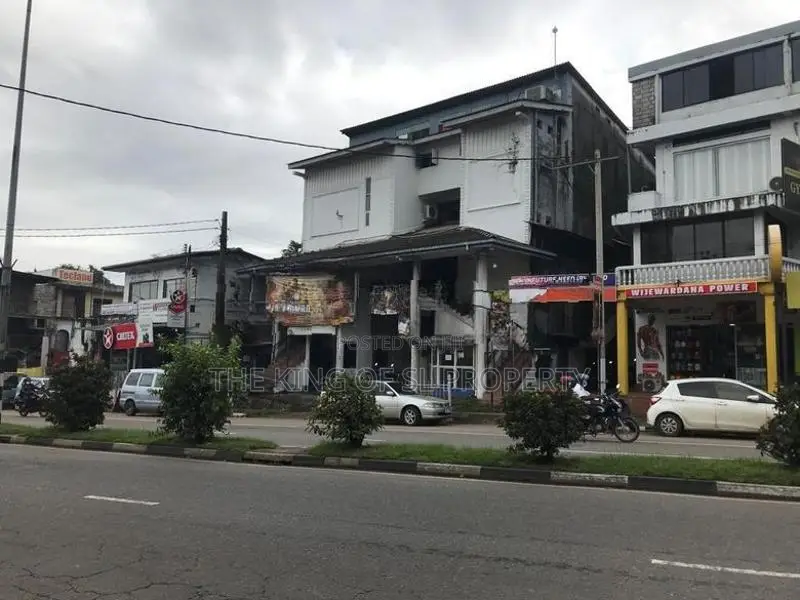 Building for sale in Kadawatha