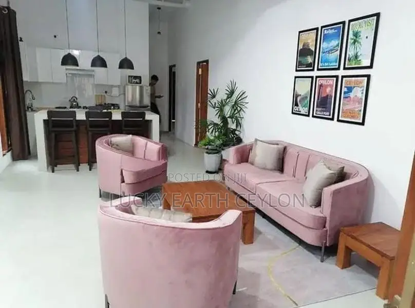 Rathmalana Fully Furnished 1st Floor House Rent (ZM1001)